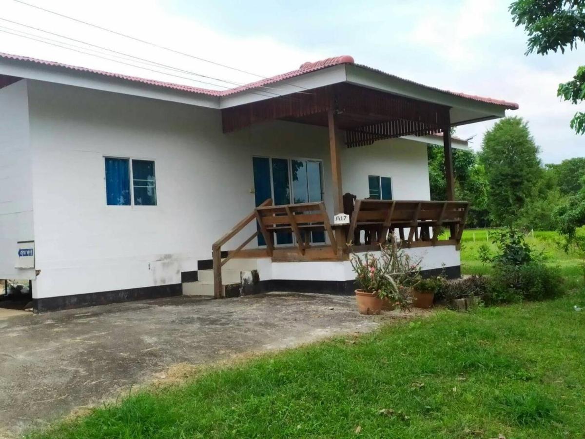 Mae Chaem Hotel And Resort Екстер'єр фото