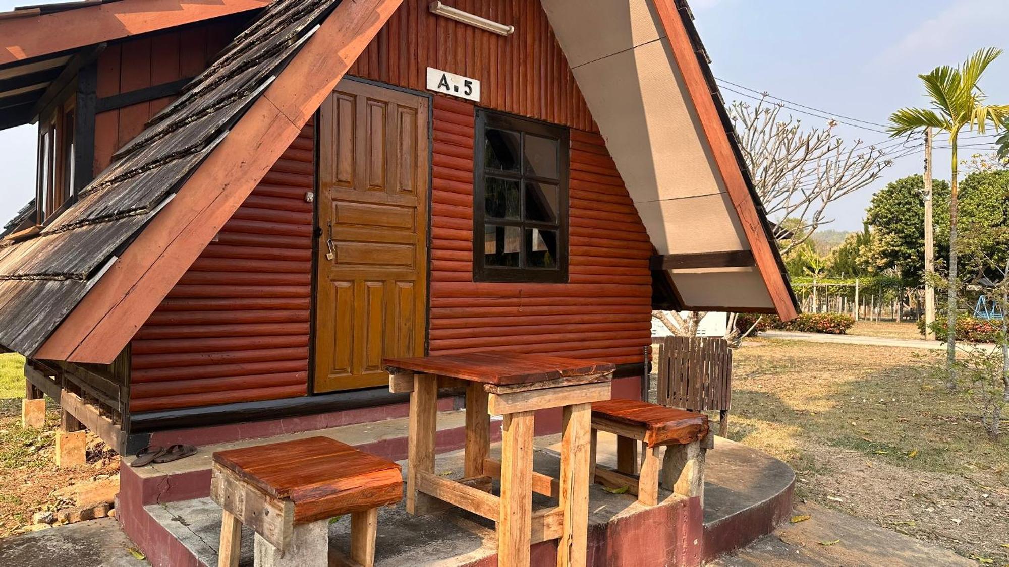Mae Chaem Hotel And Resort Екстер'єр фото