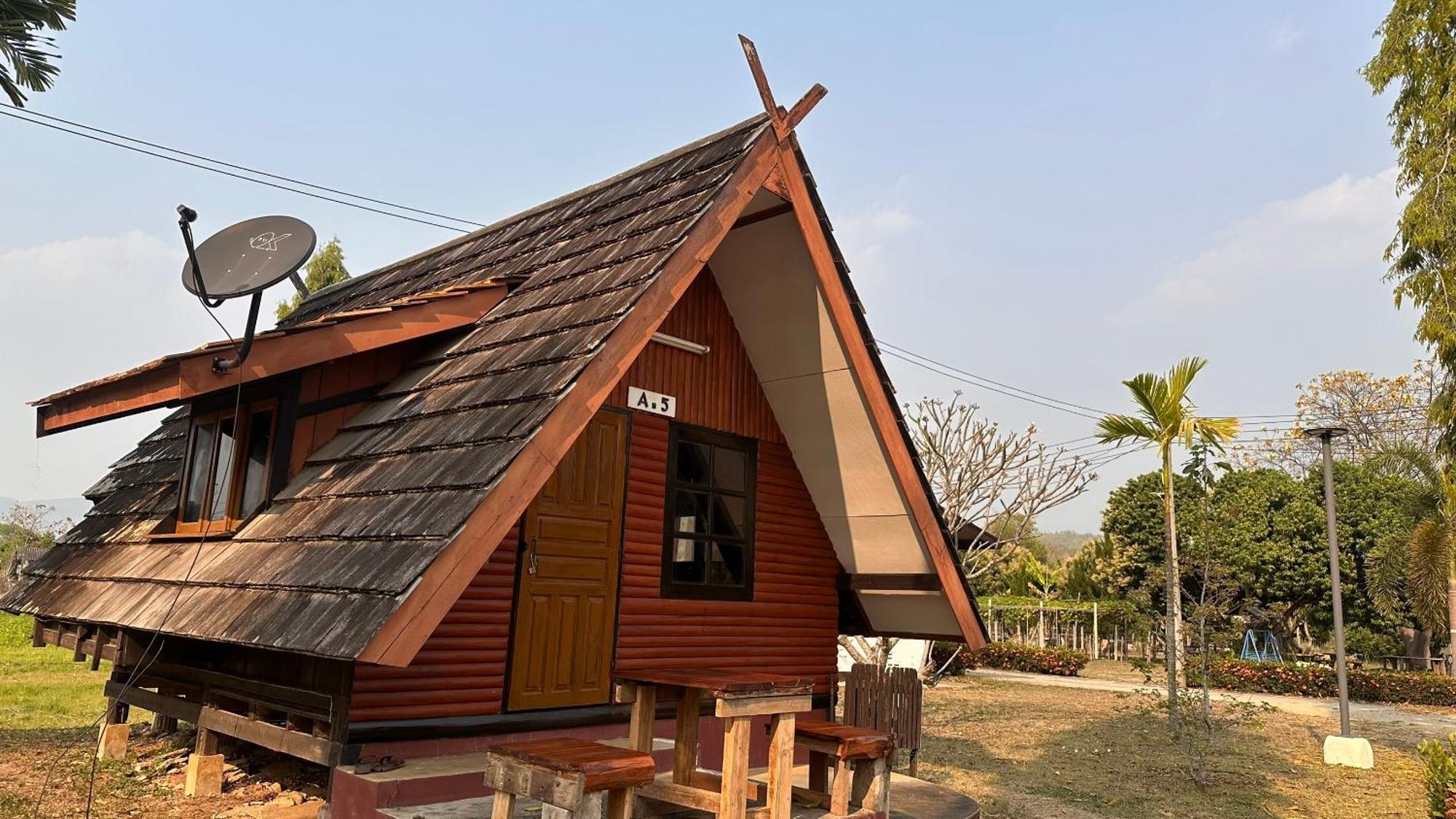 Mae Chaem Hotel And Resort Екстер'єр фото